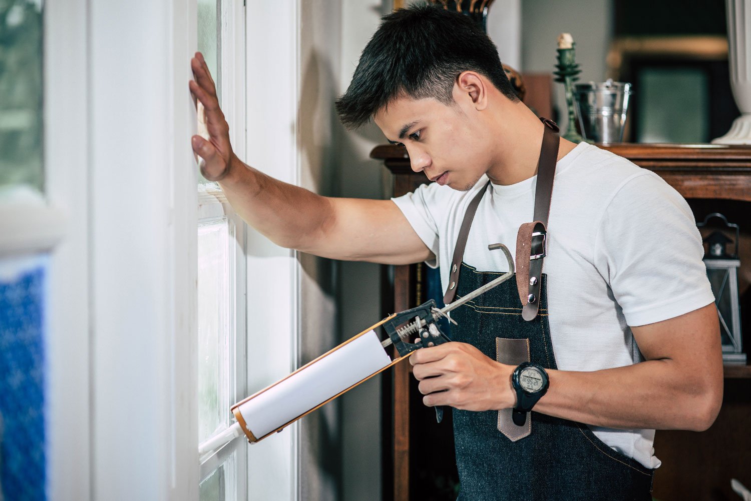 Curtain fixing hardware: which suits Dubai homes