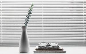 Professional vs DIY blinds fitting: pros & cons